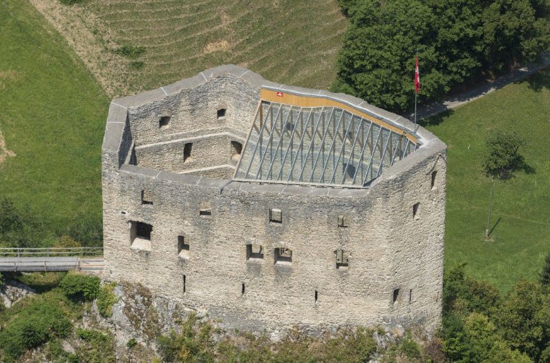 Ruine Gilgenberg, Zullwil, Switzerland